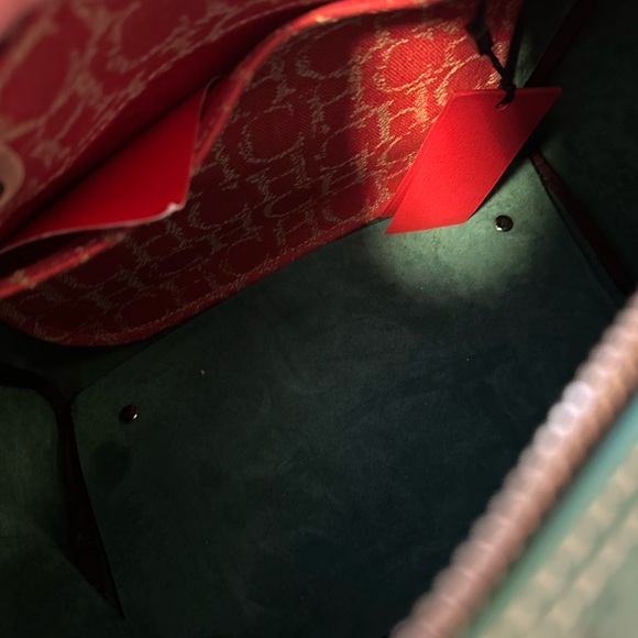 Carolina Herrera Andy handbag - Picture 3 of 3